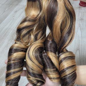 bouncy curly piano color vietnamese weft hair bundle-min